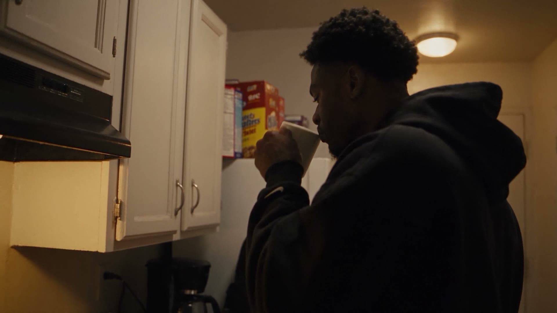 La mañana antes de jugar — fotograma de cortometraje generado con IA
